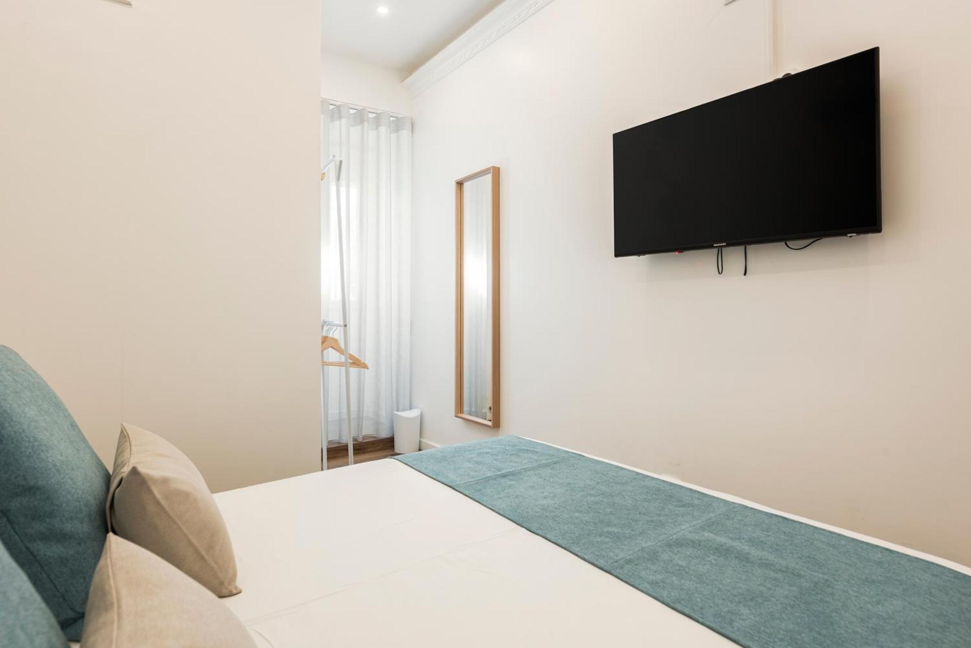 Madalena Hostel E Suites Фару Екстер'єр фото