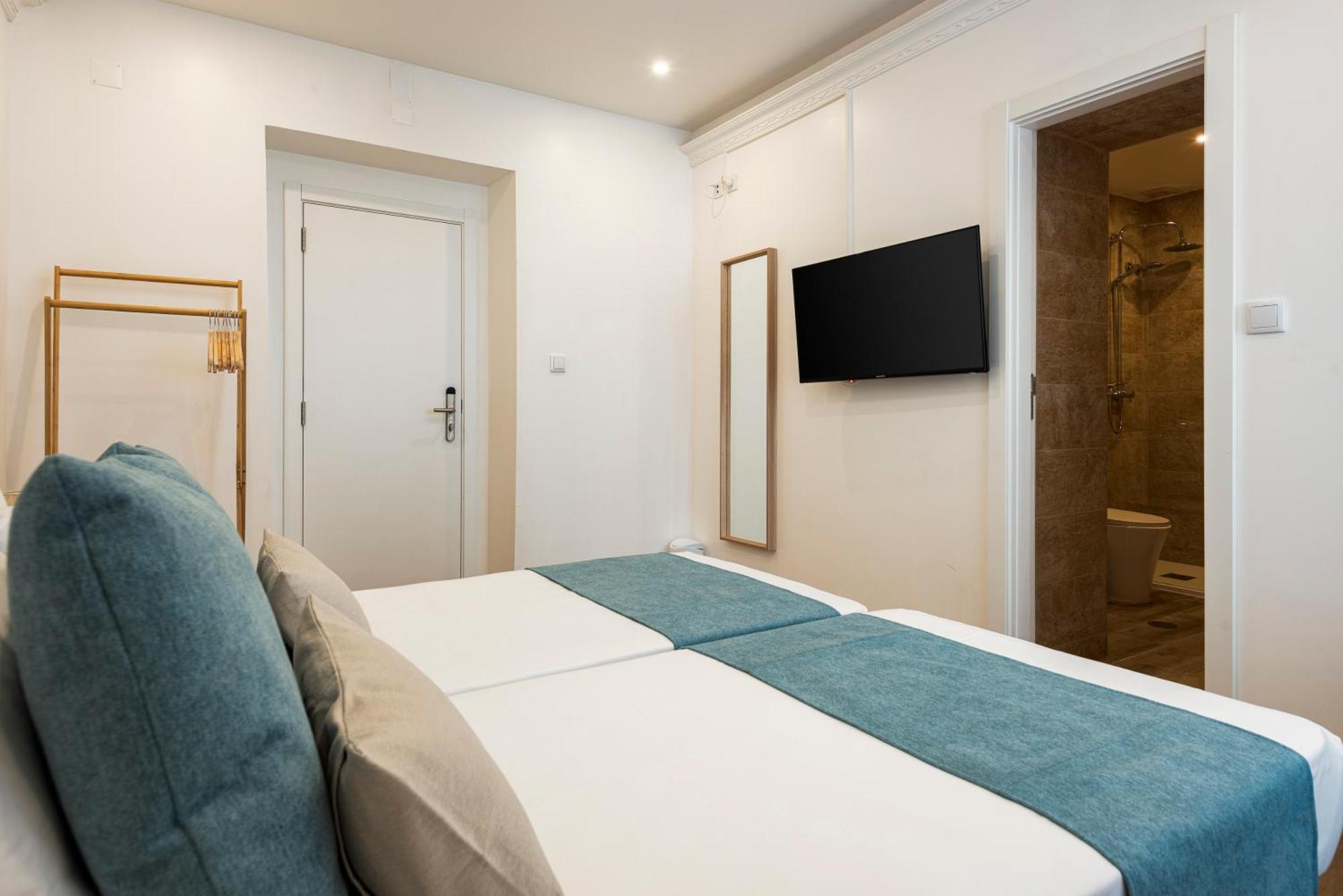 Madalena Hostel E Suites Фару Екстер'єр фото