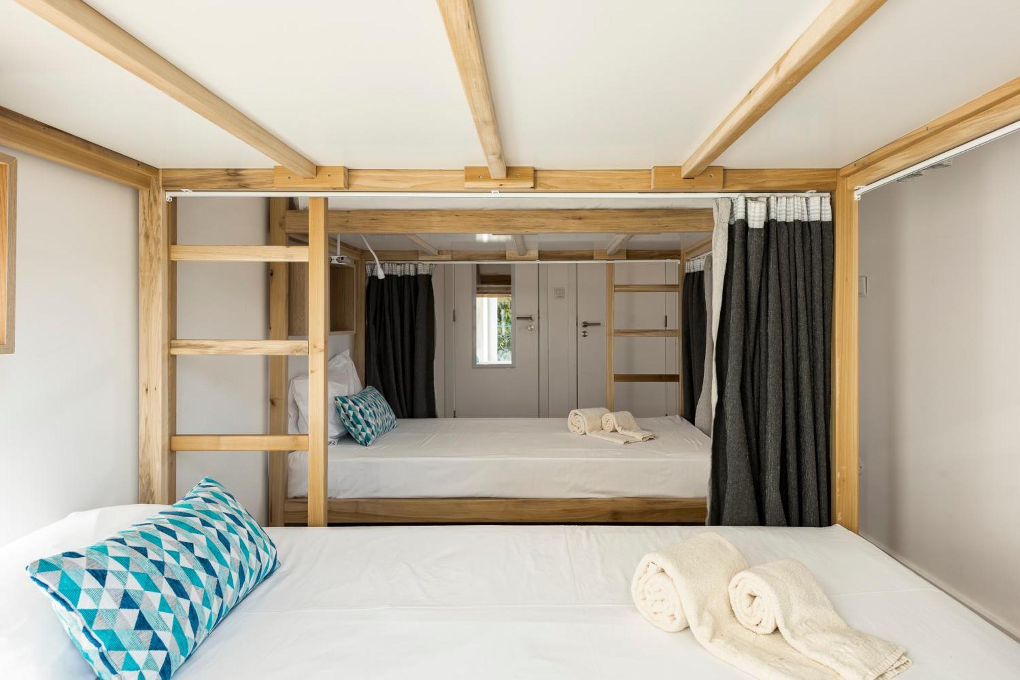 Madalena Hostel E Suites Фару Екстер'єр фото