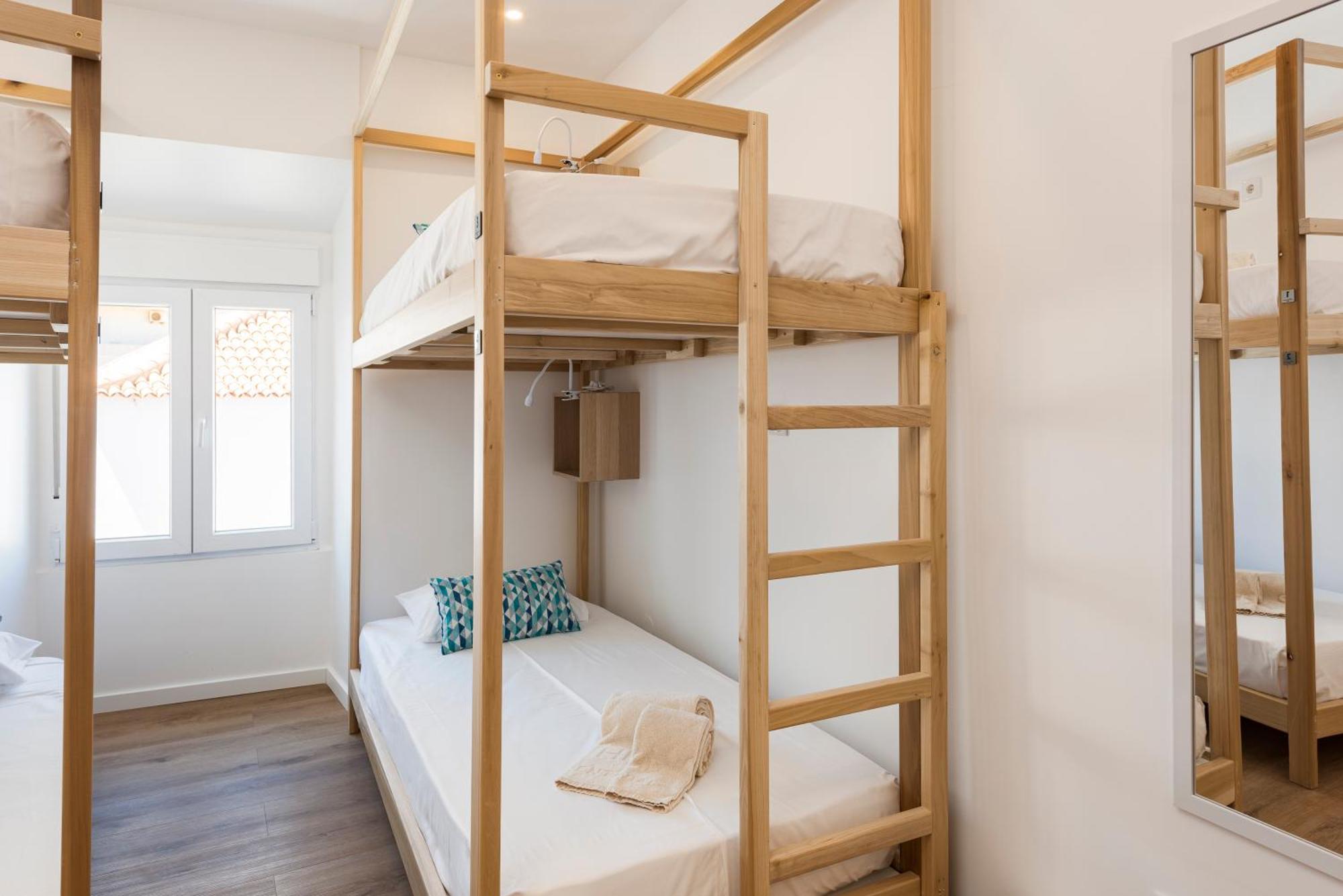 Madalena Hostel E Suites Фару Екстер'єр фото