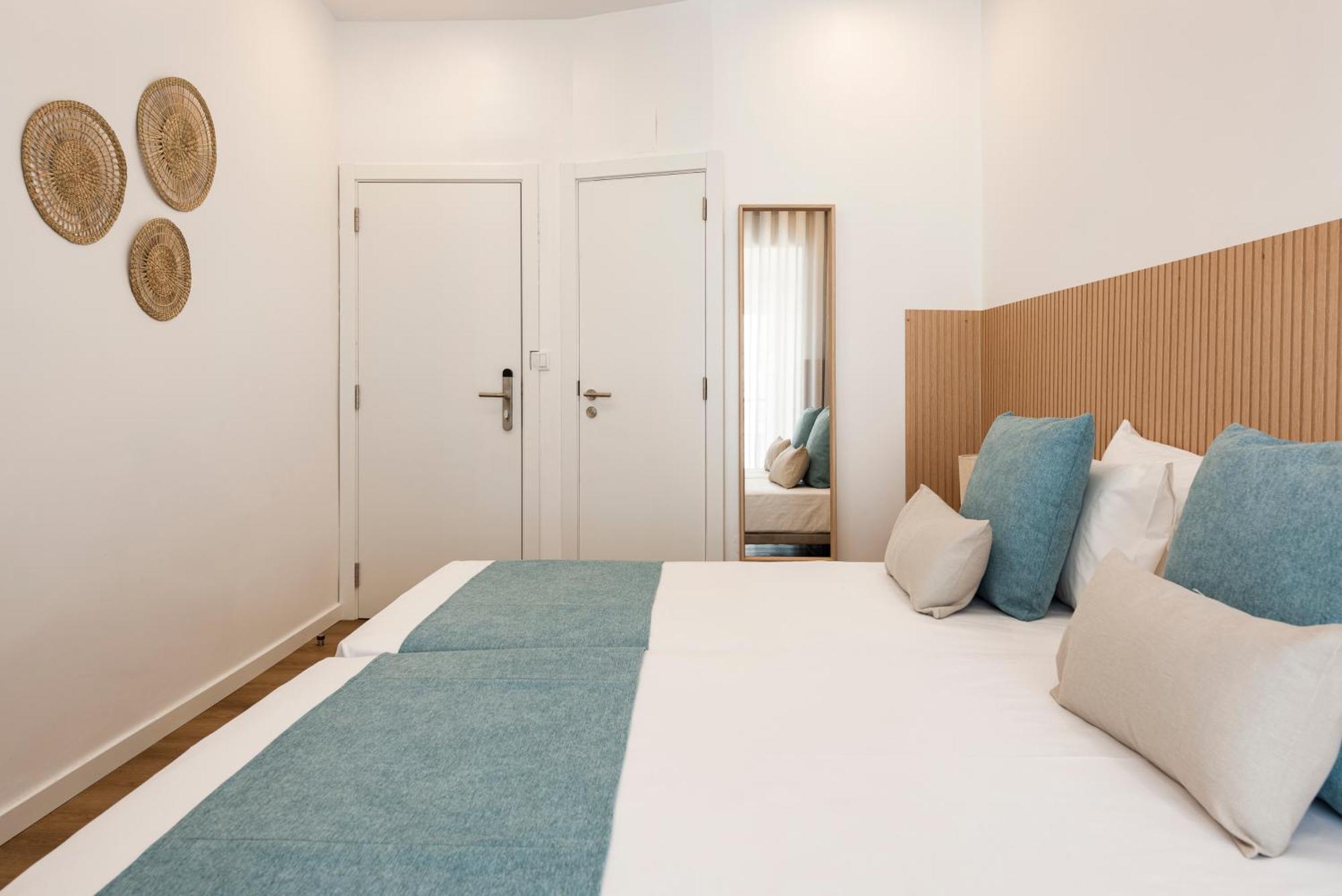 Madalena Hostel E Suites Фару Екстер'єр фото