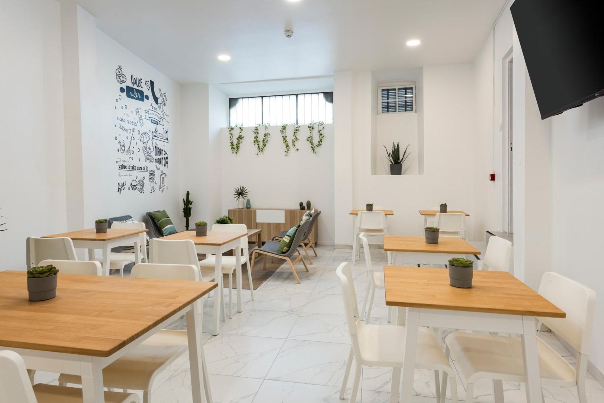 Madalena Hostel E Suites Фару Екстер'єр фото