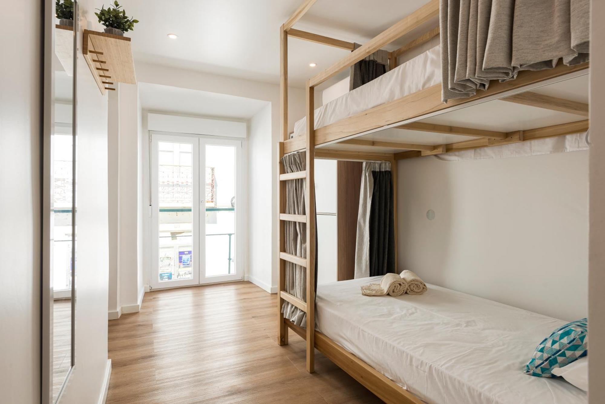 Madalena Hostel E Suites Фару Екстер'єр фото