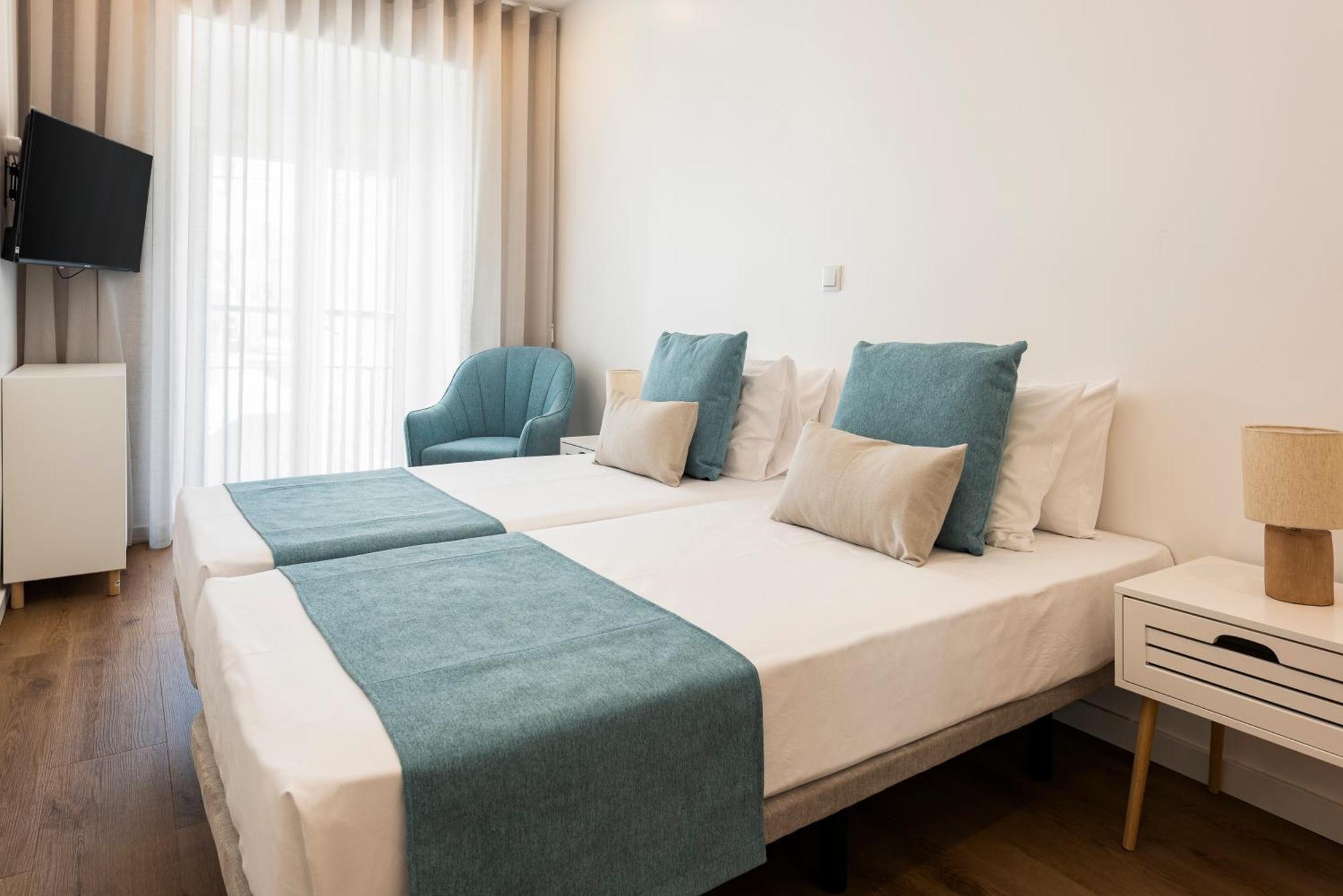 Madalena Hostel E Suites Фару Екстер'єр фото