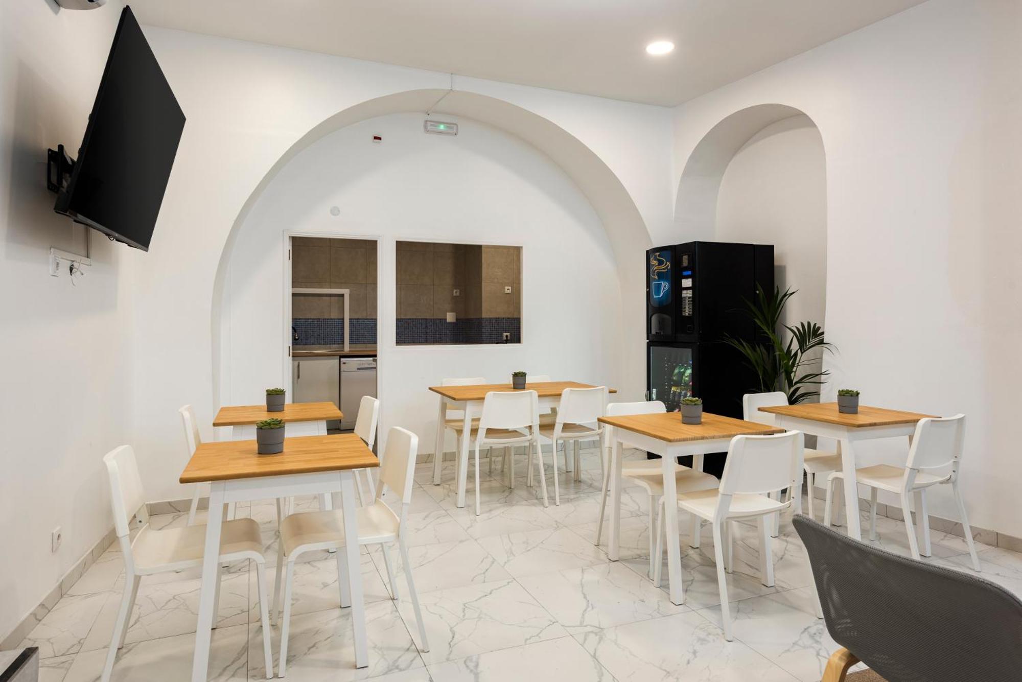 Madalena Hostel E Suites Фару Екстер'єр фото