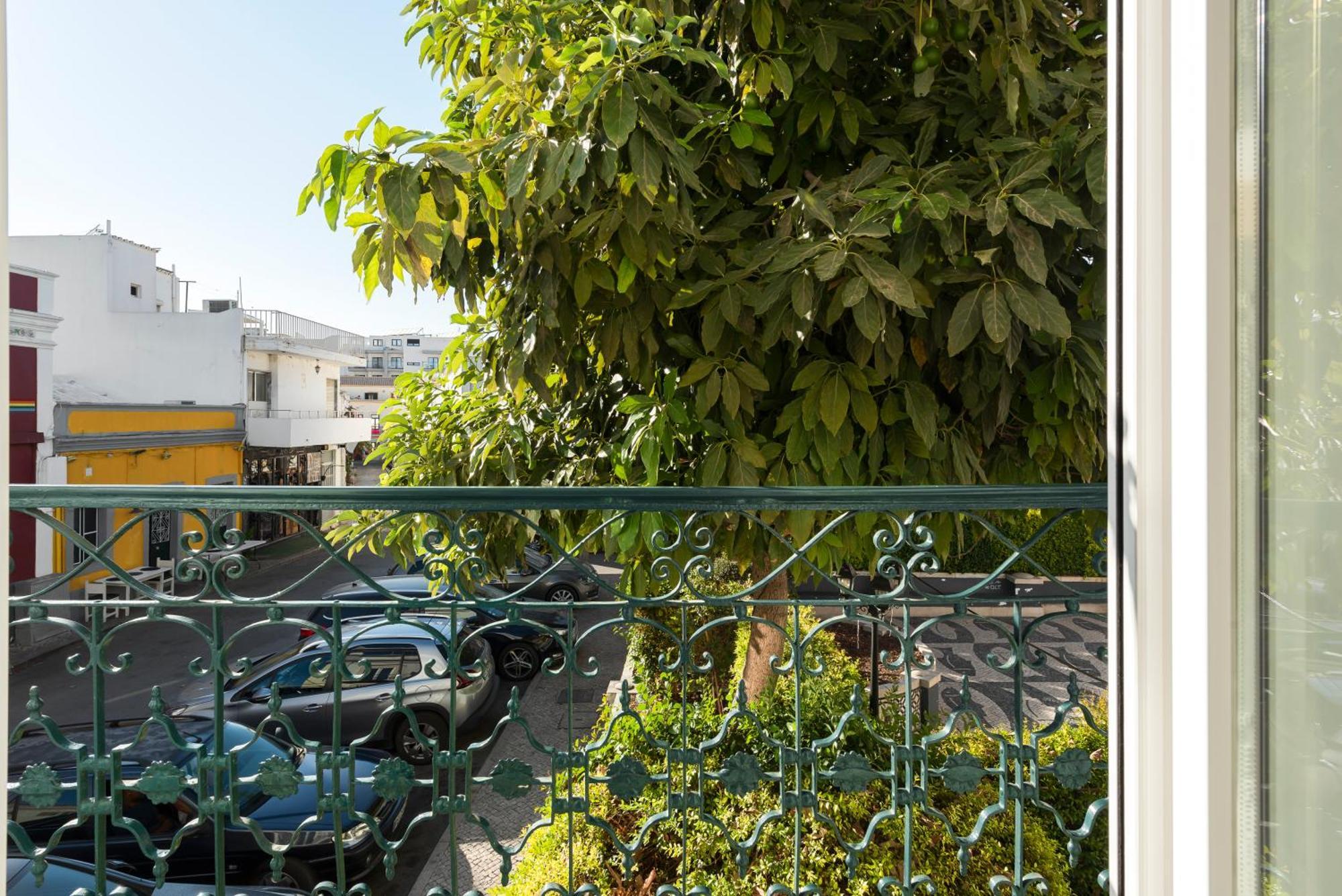 Madalena Hostel E Suites Фару Екстер'єр фото